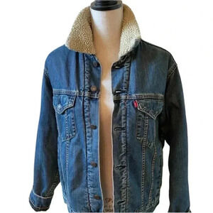 VINTAGE LEVI’S Sherpa Denim Jacket